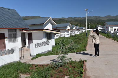 七里壩草原與七里新村 生態(tài)與人文的和弦